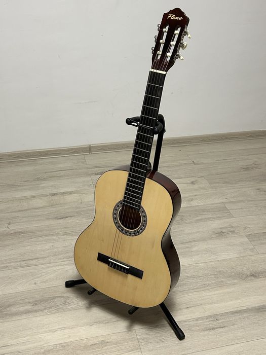 Chitară Clasică Flame – Ideală pentru Începători și Intermediari