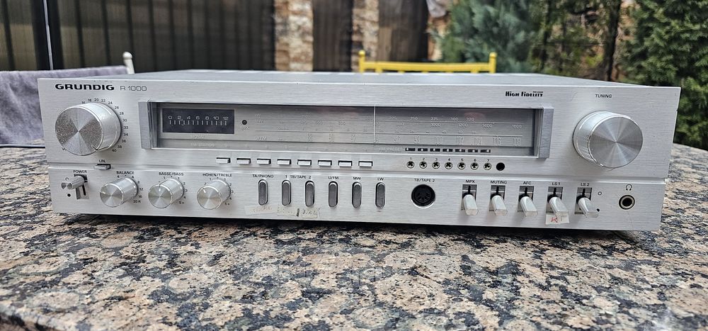 Amplificator grundigh r1000 in datre f buna