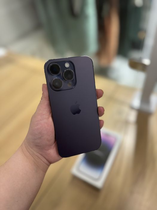 Iphone 14 pro. Трещина царапина нет.