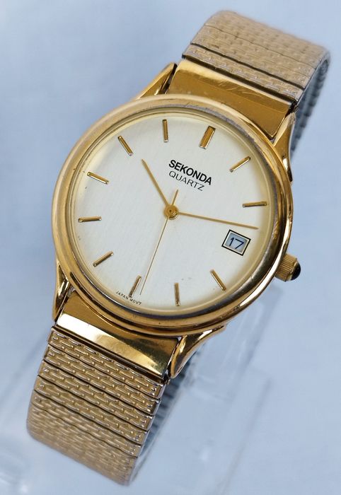 Ceas de damă Sekonda cu quartz, carcasă și curea din oțel inoxidabil.
