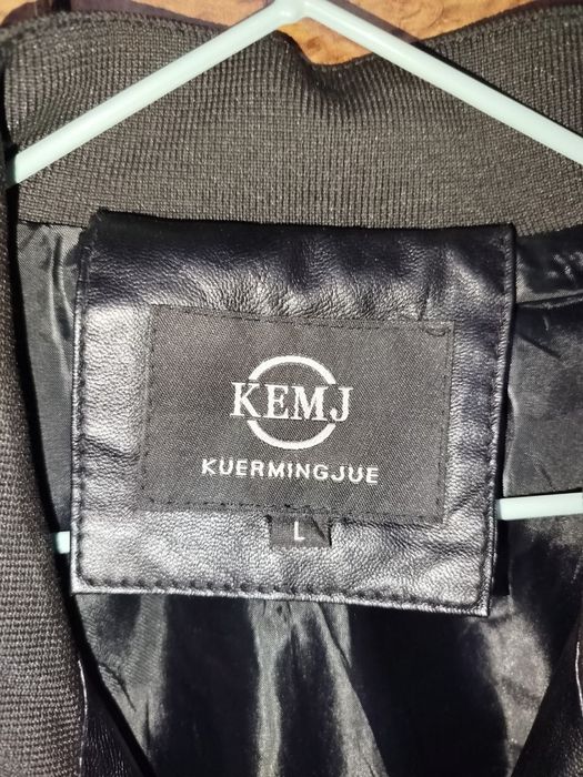 Мужской витрофка сотилади