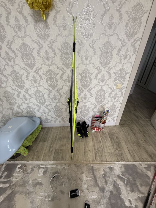 Лыжи продам срочно