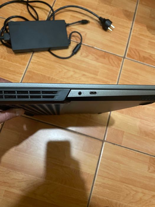 Lenovo Legion Y740-15IRH - GTX 1660Ti 6GB - i7-9750H - 16 GB DDR4 2666
