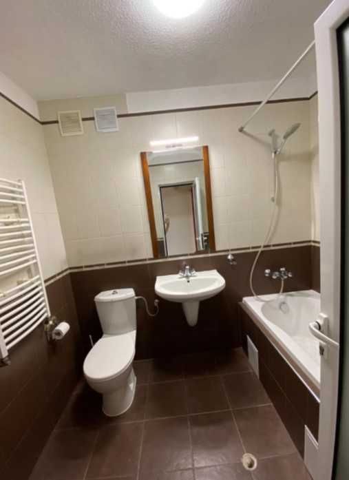 Дава се под наем Тристаен апартамент в София, Център - 126 кв.м за 1200 € - Снимка #10