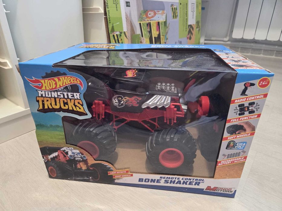 Mașină cu telecomandă Hot Wheels Monster Truck Bone Shaker ca NOUĂ