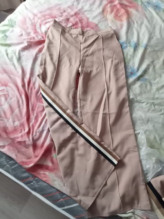 Продам женский костюм