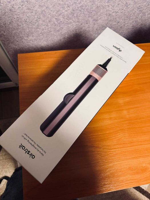 Преса за коса Dyson