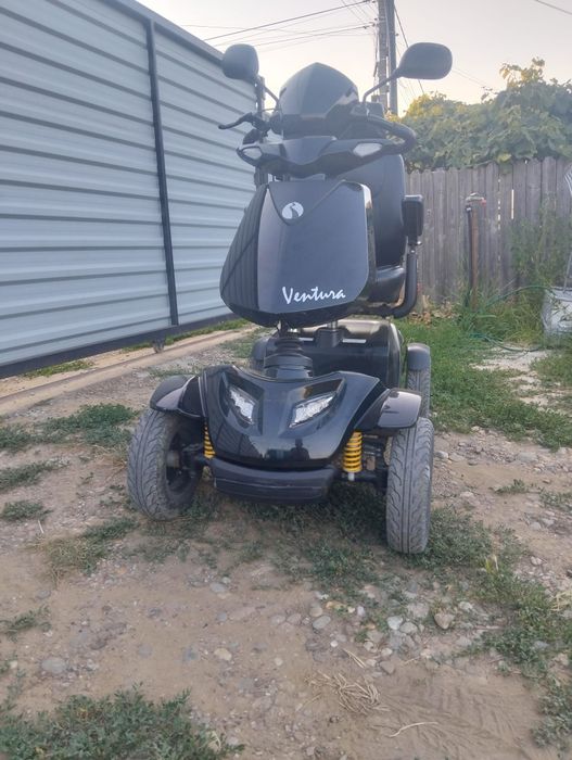 Scuter Electric  4 roți.  Baterii noi . Persoane vârstnice