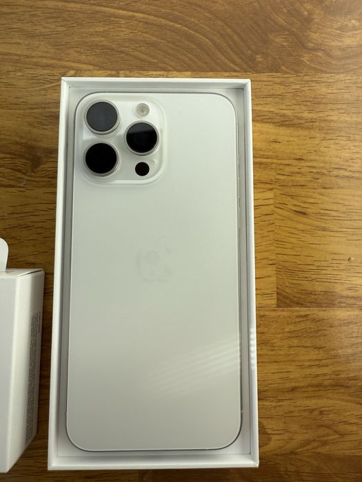 iPhone 15 Pro Max IMPECABIL 10/10 | Ca NOU | Full Box + Incarcator + Husa Spigen