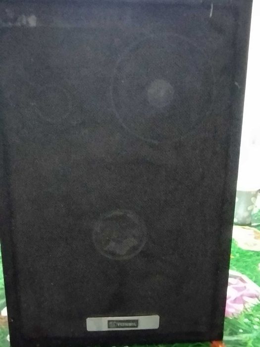 Combina Aiwa  cu 2 boxe perfecta stare de funcționare și2 boxe clasice