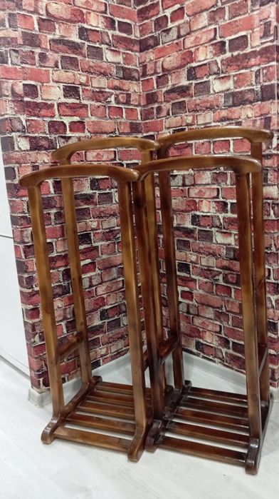 Продам вешалки офисные