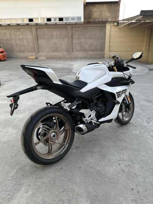 Мотоцикл Cfmoto 450SR-S