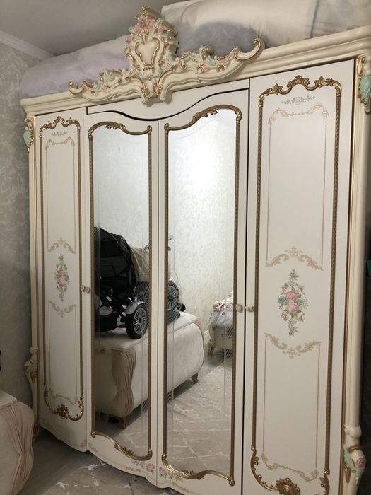 Шкаф от спального гарнитура