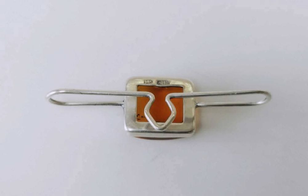 Brose/clema pentru esarfa din argint cu piatra de chihlimbar ruseasca