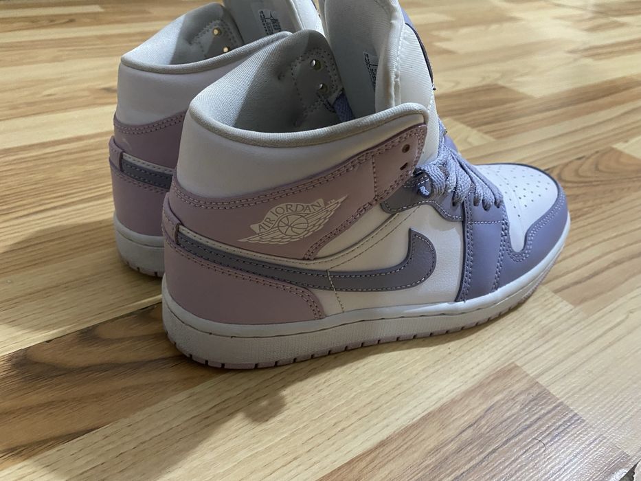 Air Jordan 1 Mid “indigo Haze Doll White “