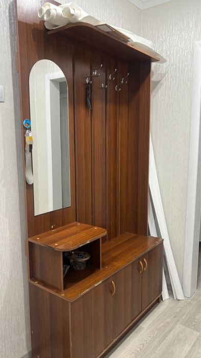 Прихожка б/у компактная в корридор
