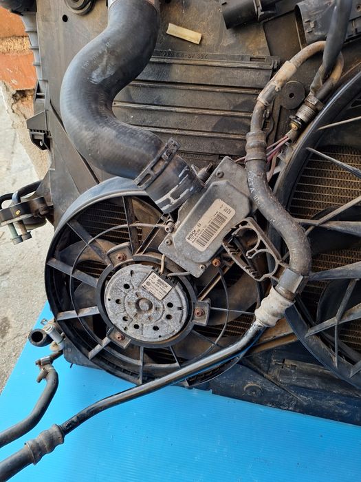 VW Touareg V10 5.0tdi  климатичен и воден радиатор супер здрави и упр