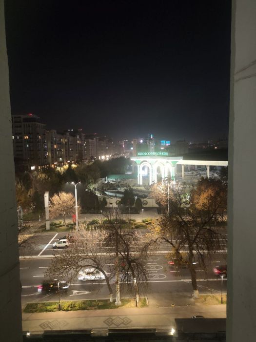 Oybek metro Arenda Mirobod bozori yonida