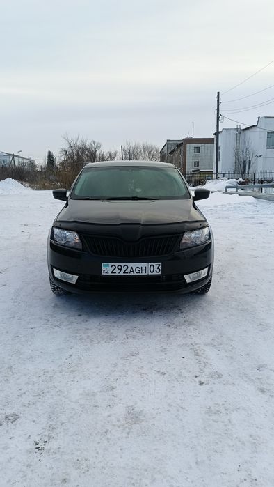 Продам Шкоду Rapid тринадцатого года в хорошем состоянии