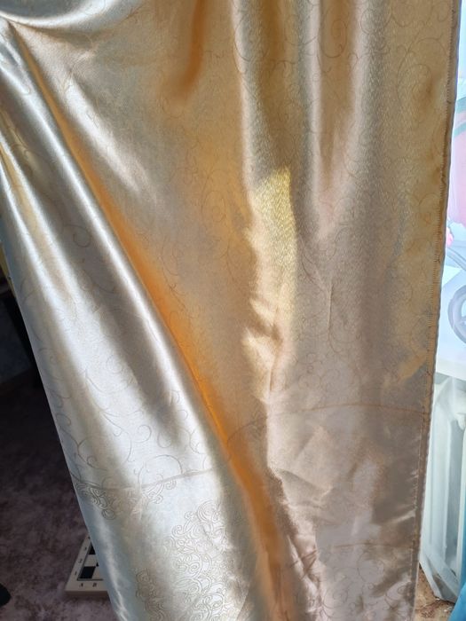 Продам шторы 2 шт