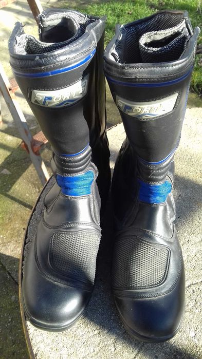 Продавам мото ботуши