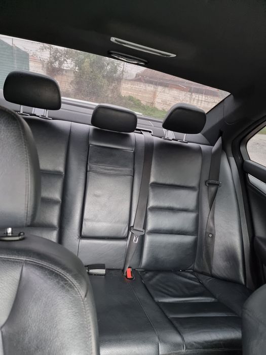 Dezmembrez Mercedes c class w204 2.2cdi