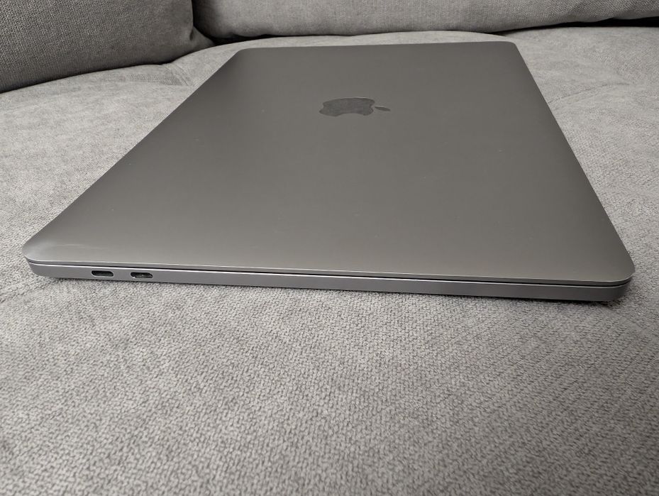 Лаптоп Macbook PRO 13 M1 2020 16GB 256GB SSD с НОВА БАТЕРИЯ