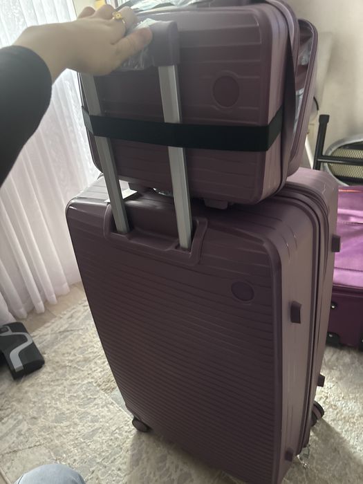 Чемодан с каробкой