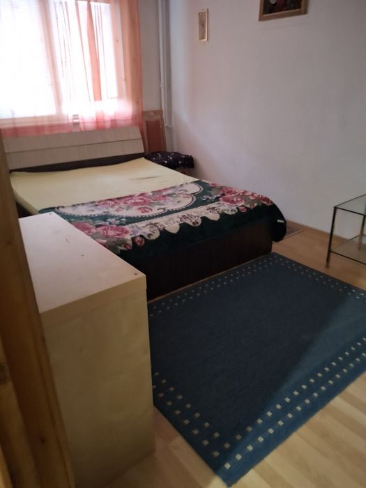 Închiriez apartament