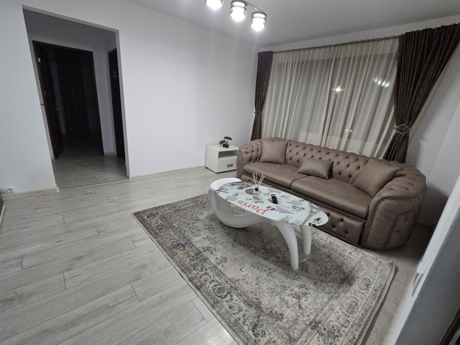 Apartament 3 camere etaj 1