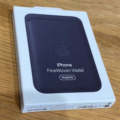 Vand Apple Wallet original, FineWoven Deep Blue pentru iPhone