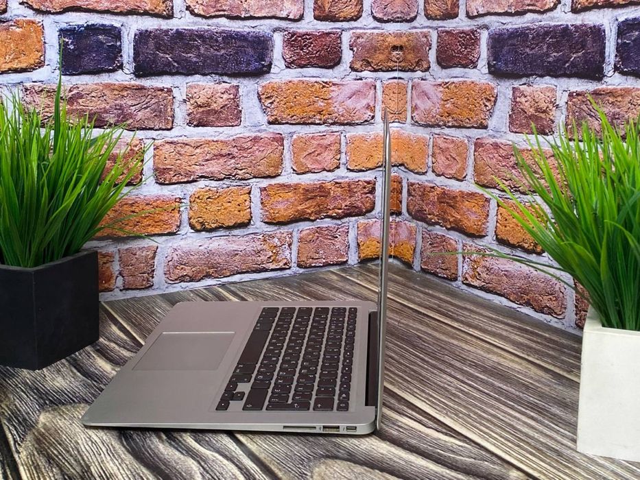 MacBook Air 13 (2017)