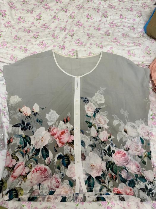 Продам блузки рр 52-54