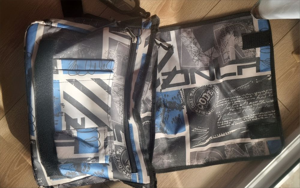 Geanta laptop Daniel Ray noua, multiple buzunare, bretea lunga