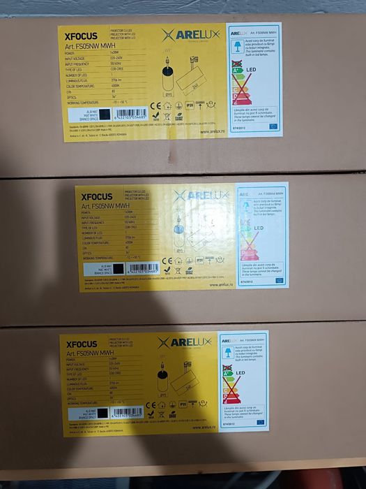Proiectoare Arelux XFocus albe
