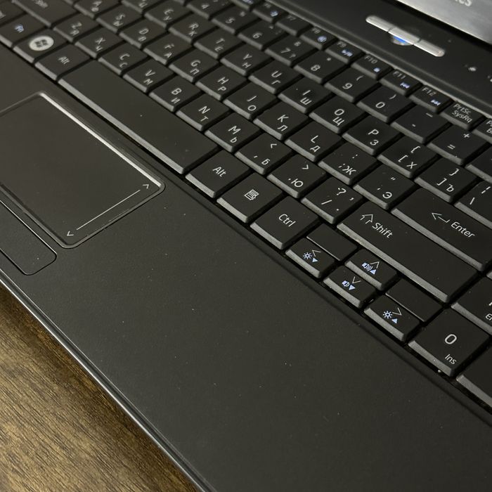 Ноутбук eMachines E525 series