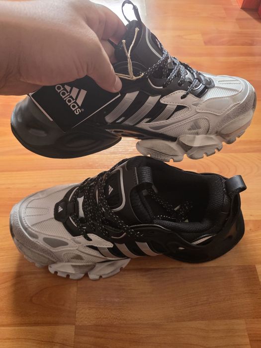 Adidasi Adidas original nou