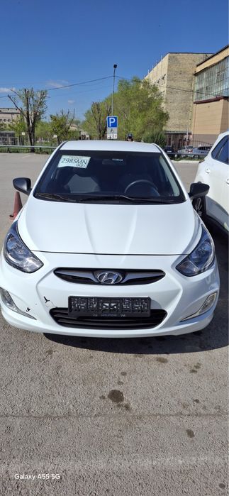 Hyundai accent 2013