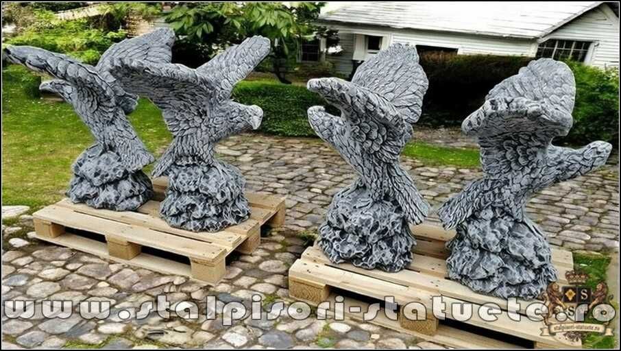 Set statuete vulturi pe stâncă, șoimi, gri patinat, model S35.