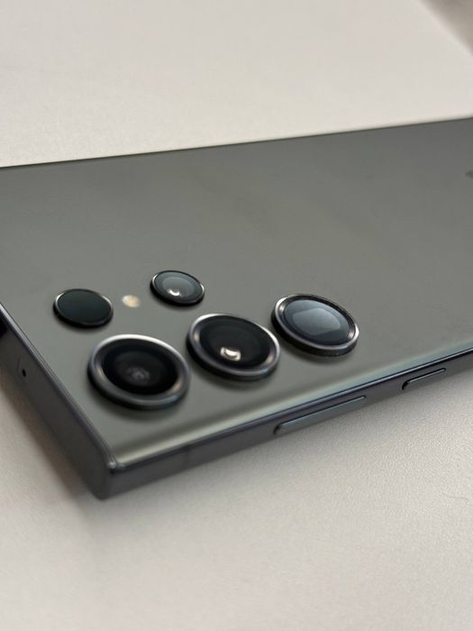 Продам Samsung S23 Ultra