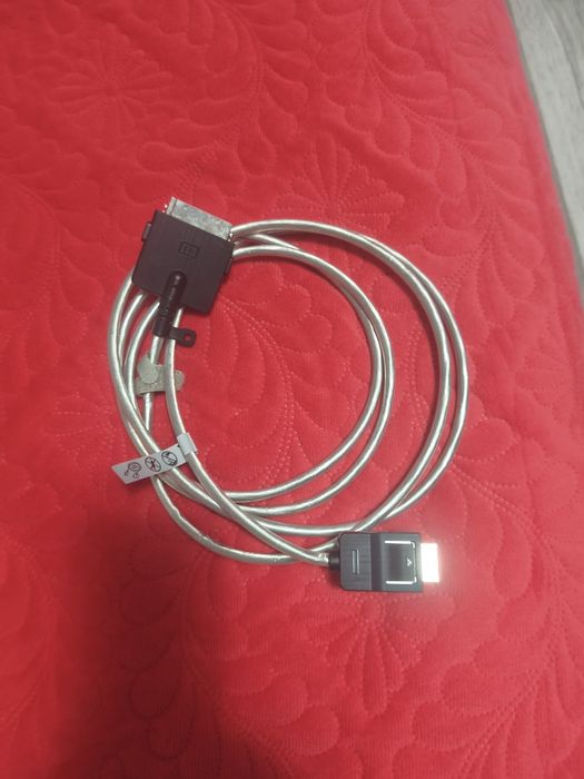 Vând Samsung One Connect Box cu tot cu cablu