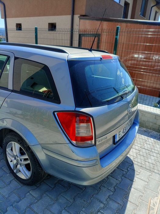 Продавам Астра H за части 2007 г. 1,7 CDTI 101  коня 1000евро