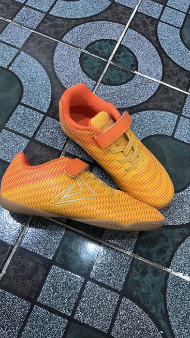 Кроссовки для футбола