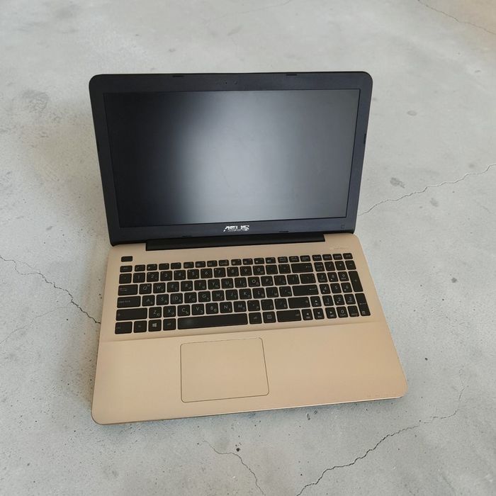 Продавам лаптоп ASUS K555L - отлично състояние