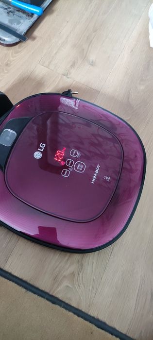 LG HOM-BOT прахосмукачка