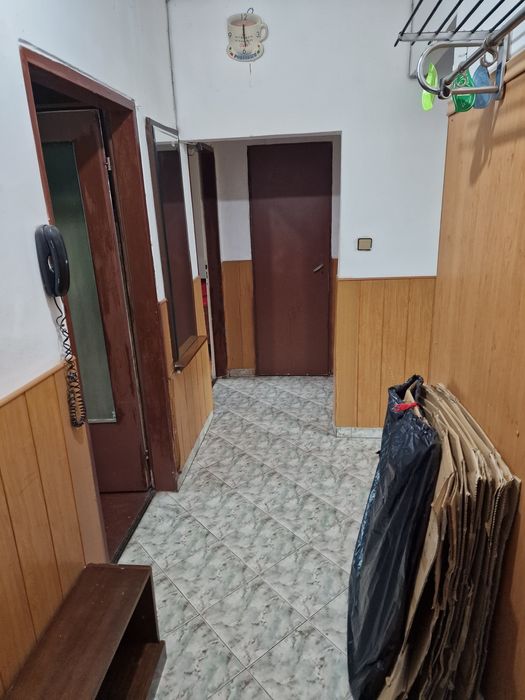 Продава 3стаен апартамент жк.Банишора