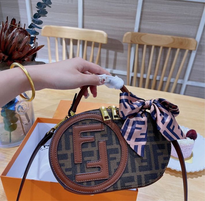 Fendi сумка кросс боди