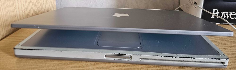 Ретро Apple PowerBook G4 Ti DVi, Mac OS 9, Mac OS X Tiger и PowerBook G4 12" с оригинални опаковки
