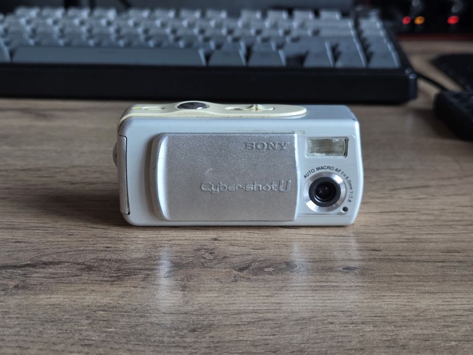Фотоаппарат Sony DSC-U10