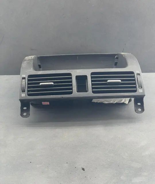 Grile Ventilatie Bord Centru Toyota Avensis 2007